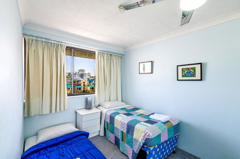 Burgess @ Kings Beach Apartments - Accommodation Brisbane 27