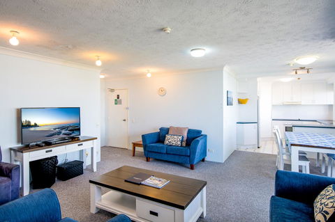 Burgess @ Kings Beach Apartments - Accommodation Brisbane 28