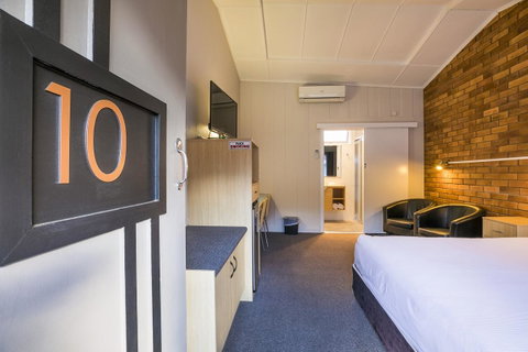 Downs Motel - Accommodation Brisbane 3