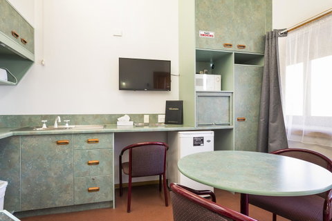 Downs Motel - Accommodation Brisbane 10