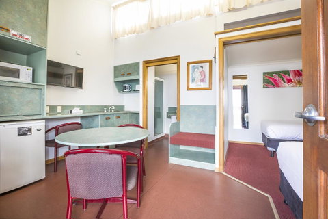 Downs Motel - Accommodation Brisbane 11