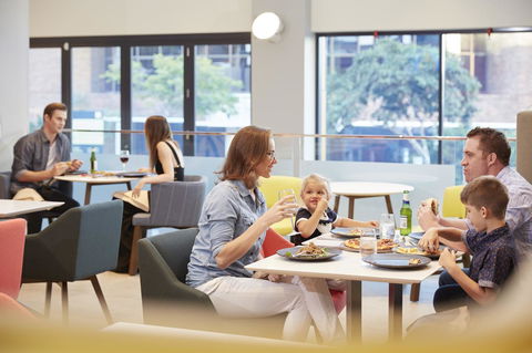 Holiday Inn Express Brisbane Central, An IHG Hotel - Accommodation Brisbane 7