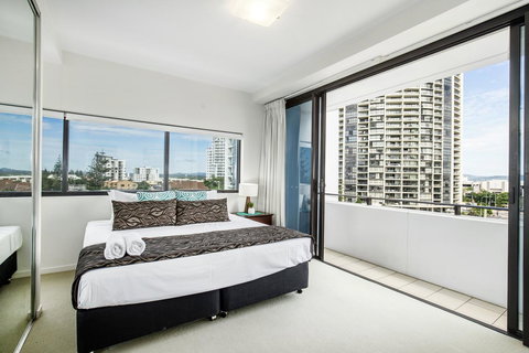 Ultra Broadbeach - Accommodation Brisbane 7
