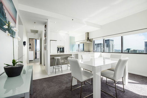 Ultra Broadbeach - Accommodation Brisbane 30