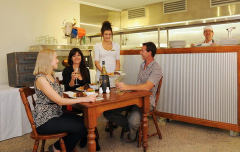 Cairns Queenslander Hotel & Apartments - Accommodation Brisbane 11