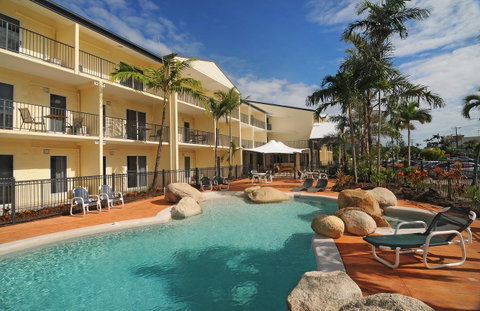 Cairns Queenslander Hotel & Apartments - Accommodation Brisbane 2
