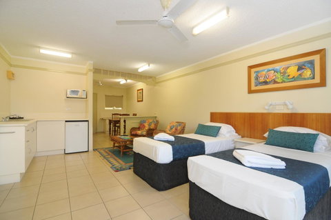 Cairns Queenslander Hotel & Apartments - Accommodation Brisbane 8