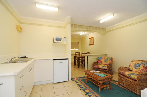 Cairns Queenslander Hotel & Apartments - Accommodation Brisbane 20