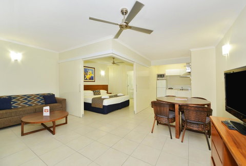 Cairns Queenslander Hotel & Apartments - Accommodation Brisbane 9