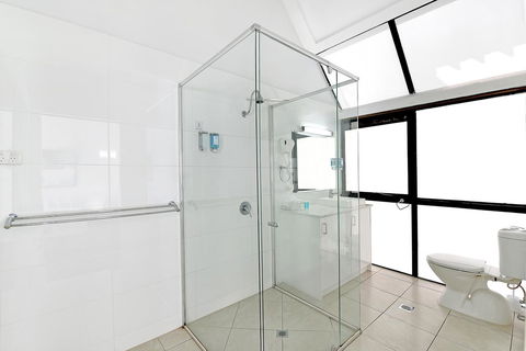 Broadbeach Travel Inn Apartments - Accommodation Brisbane 4