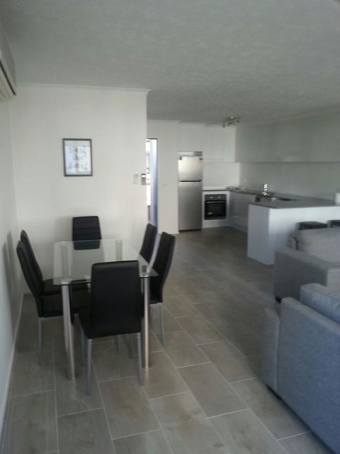 Broadbeach Travel Inn Apartments - Accommodation Brisbane 39