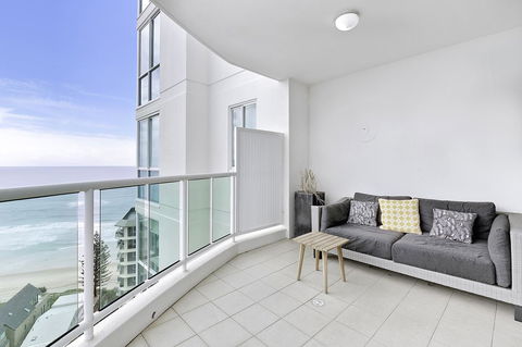 Pacific Views Resort - Accommodation Brisbane 9