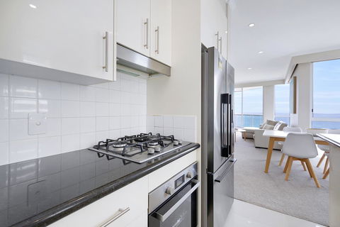 Pacific Views Resort - Accommodation Brisbane 7