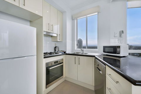 Pacific Views Resort - Accommodation Brisbane 30