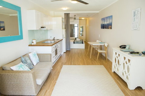 Amaroo At Trinity - Accommodation Brisbane 23