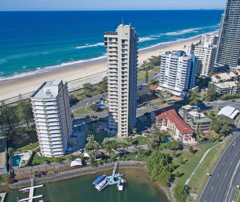 Capricorn One Beachside Holiday Apartments - Official - Accommodation Brisbane 0