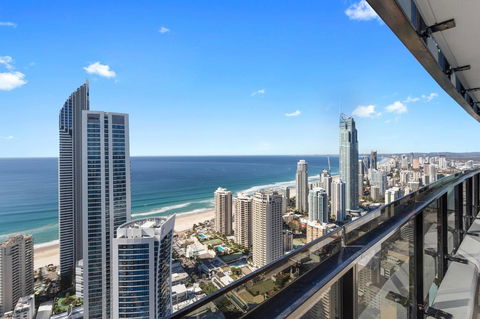 Holiday Holiday Circle On Cavill Apartments - Accommodation Brisbane 27