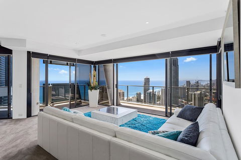 Holiday Holiday Circle On Cavill Apartments - Accommodation Brisbane 4