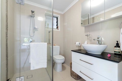 Private Guest Suite High On Currumbin Hill - Accommodation Brisbane 12