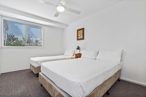84 The Spit Holiday Apartments - Accommodation Brisbane 1