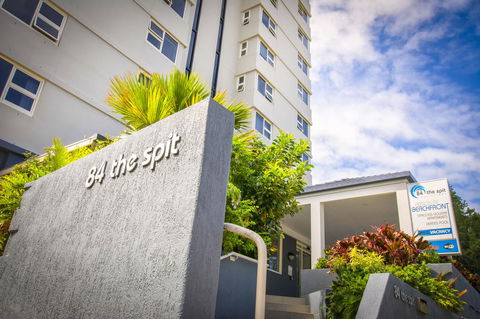 84 The Spit Holiday Apartments - Accommodation Brisbane 2