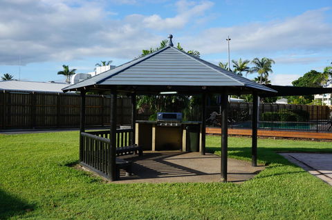 YAL Cairns - A Motel That Makes A Difference - Accommodation Brisbane 7