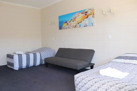 YAL Cairns - A Motel That Makes A Difference - Accommodation Brisbane 23