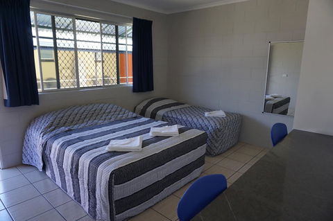 YAL Cairns - A Motel That Makes A Difference - Accommodation Brisbane 30