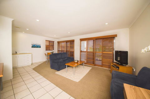 Cosmopolitan Motel & Serviced Apartments - Accommodation Brisbane 24