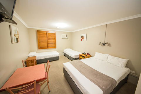 Cosmopolitan Motel & Serviced Apartments - Accommodation Brisbane 7