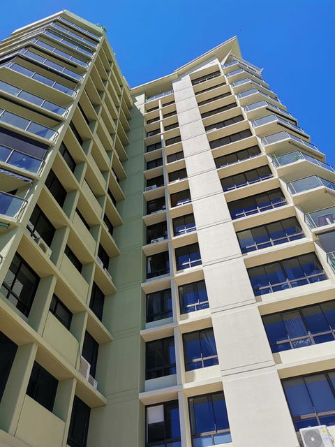 Surfers Hawaiian Holiday Apartments - Accommodation Brisbane 7