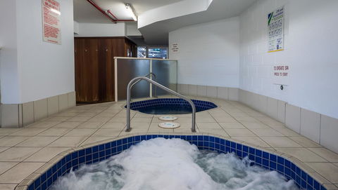 Surfers Hawaiian Holiday Apartments - Accommodation Brisbane 26