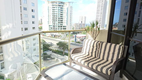 Surfers Hawaiian Holiday Apartments - Accommodation Brisbane 19