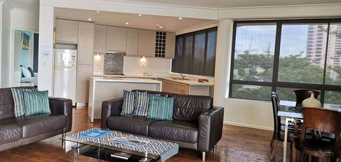 Surfers Hawaiian Holiday Apartments - Accommodation Brisbane 6