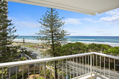 Narrowneck Court Holiday Apartments - Accommodation Brisbane 1