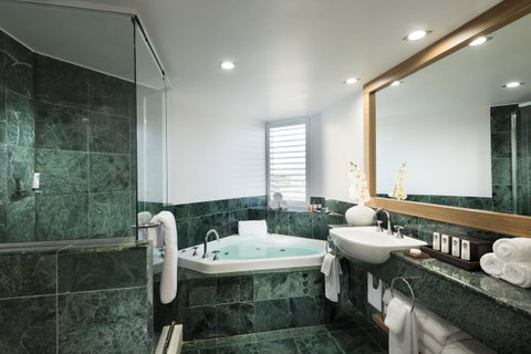 Sofitel Gold Coast Broadbeach - Accommodation Brisbane 4