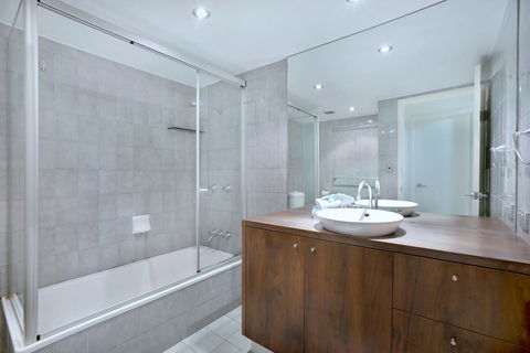 Genesis Apartments By Gold Coast Premium - Accommodation Brisbane 20