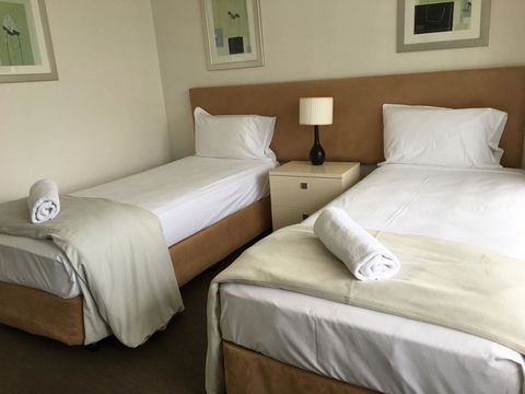 Surfers Century Oceanside Apartments - Accommodation Brisbane 18
