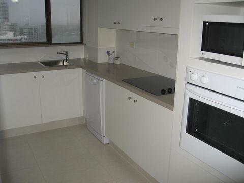 Surfers Century Oceanside Apartments - Accommodation Brisbane 35