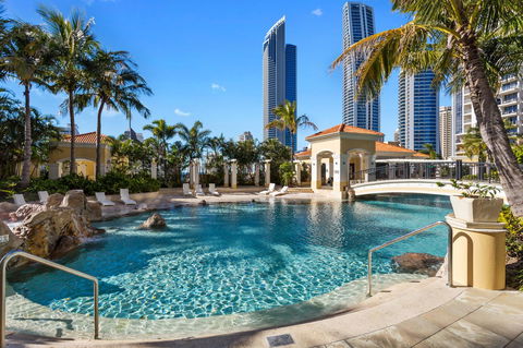 Holiday Holiday Chevron Renaissance Apartments - Accommodation Brisbane 3