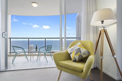 Holiday Holiday Chevron Renaissance Apartments - Accommodation Brisbane 5