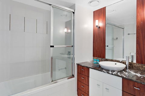 Holiday Holiday Chevron Renaissance Apartments - Accommodation Brisbane 29