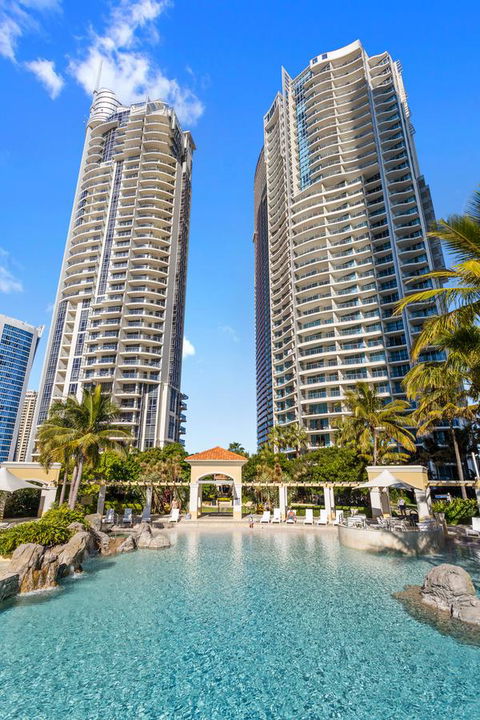 Holiday Holiday Chevron Renaissance Apartments - Accommodation Brisbane 0