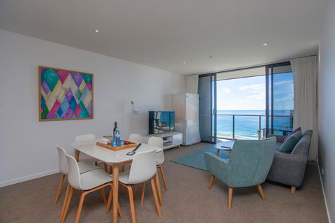 High Floor Ocean View Suites Broadbeach - Accommodation Brisbane 6