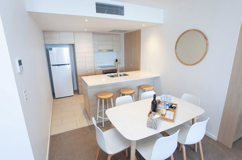 High Floor Ocean View Suites Broadbeach - Accommodation Brisbane 9