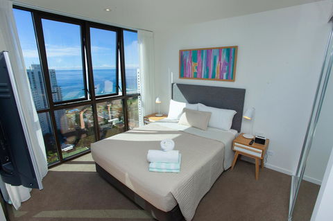 High Floor Ocean View Suites Broadbeach - Accommodation Brisbane 21