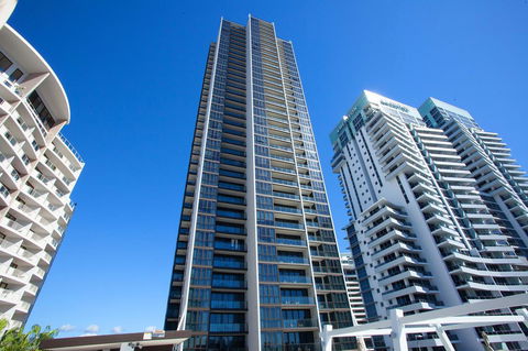 High Floor Ocean View Suites Broadbeach - Accommodation Brisbane 0