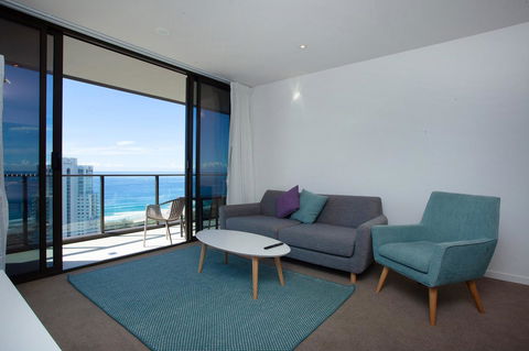 High Floor Ocean View Suites Broadbeach - Accommodation Brisbane 1