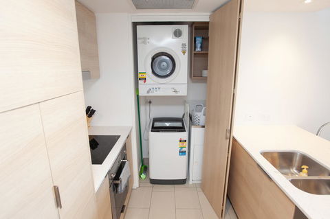 High Floor Ocean View Suites Broadbeach - Accommodation Brisbane 25