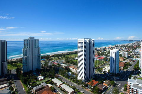 High Floor Ocean View Suites Broadbeach - Accommodation Brisbane 7